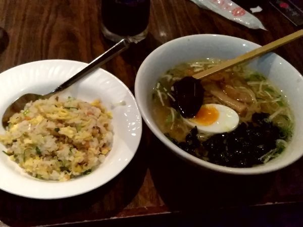 「本日の日替わり①(塩ラーメン＋五目チャーハン)780円」@上海華龍 ヤマダ電機LABI1高崎店の写真