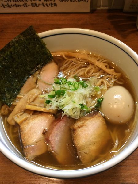 「醤油らーめん(全部入り)1000円」@麺処 びぎ屋の写真