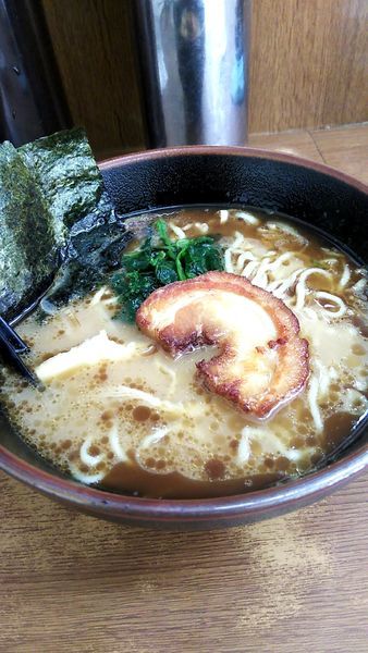 「豚鶏黒ラーメン（縮れ麺）＋餃子」@江戸一の写真