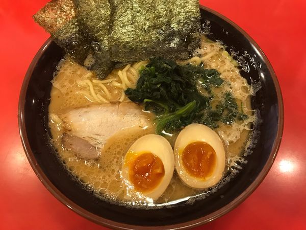 「味玉ラーメン ¥790(大盛+¥110)」@濃厚家 秦野店の写真