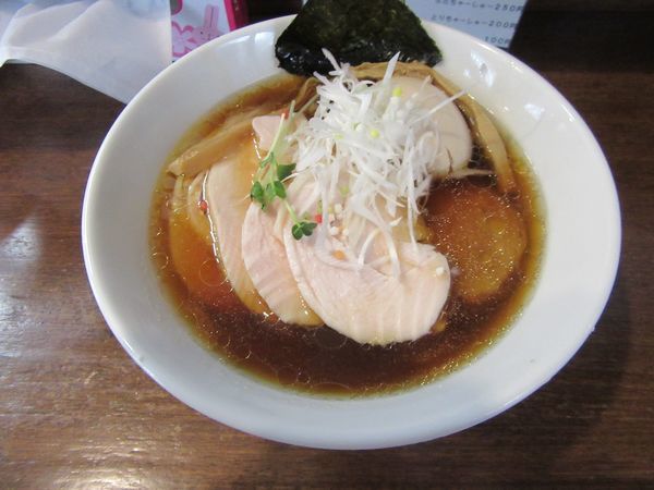 「しょうゆらぁめん（７５０円）＋味玉＋鶏チャー」@らぁめんひろりんの写真