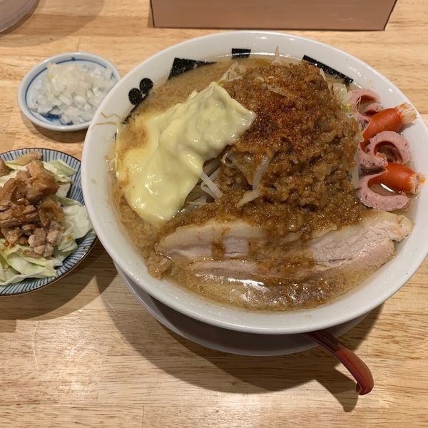 ラーメン並野菜マシ＋トッピング