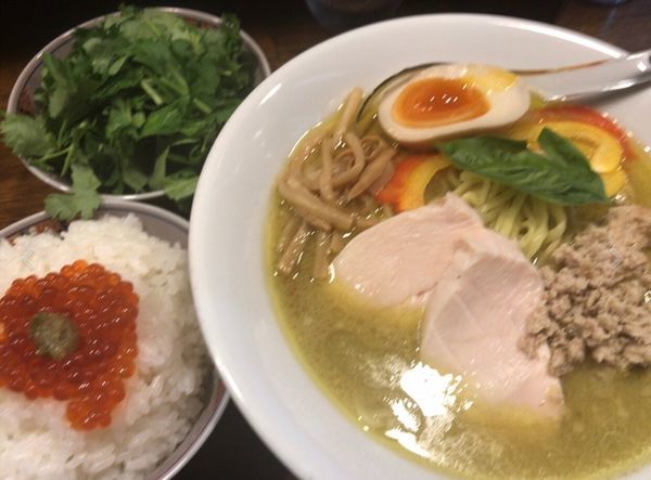 「蟹 牡蠣 グリーンカレー 担々麺」@Soupmenの写真