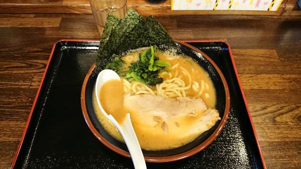「豚骨醤油らあめん 760円」@上田らあめん はちの写真