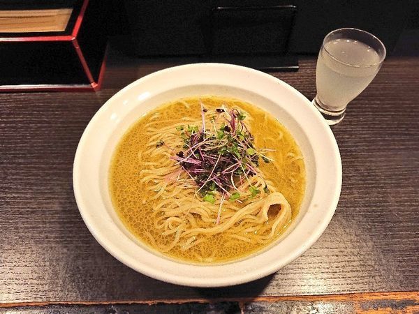 「【限定】冷や牡蠣」@灰汁中華 丿貫 福富町本店の写真