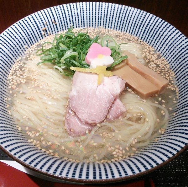 「【限定】冷やし鯛塩そば　８８０円」@鯛塩そば 灯花 ラゾーナ川崎プラザ店の写真