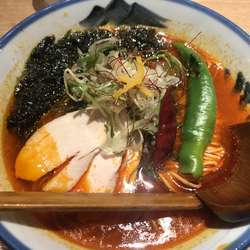 柚子辛紅らーめん・三丁目（1080円）