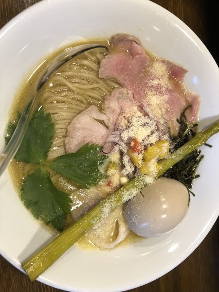 「牡蠣バター醤油らぁ麺 北海道春よ恋麺140g 750円」@Soupmenの写真