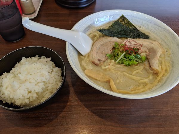「鳥そば　塩　大盛り　ライス無料　900円」@鳥そば 豊屋の写真