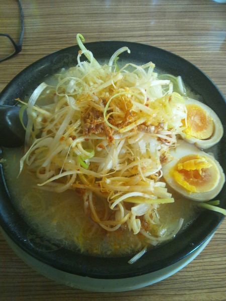 「辛ねぎ塩ラーメン（味玉付き）」@藤一番 江南店の写真