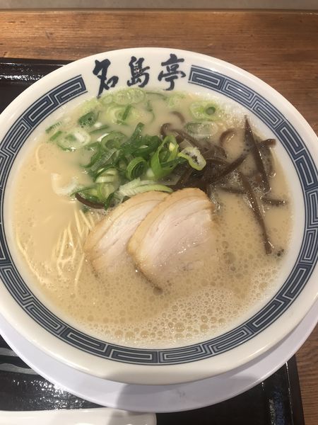 「豚骨ラーメン」@名島亭 博多デイトス店の写真
