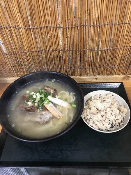 「ナンコツソーキそば(生麺・麺大盛り・ジューシー)」@三丁目そばの写真