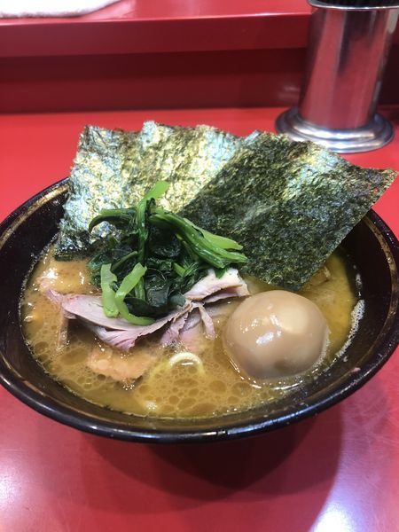 「チャーシュー麺＋味玉」@家系総本山 ラーメン吉村家の写真