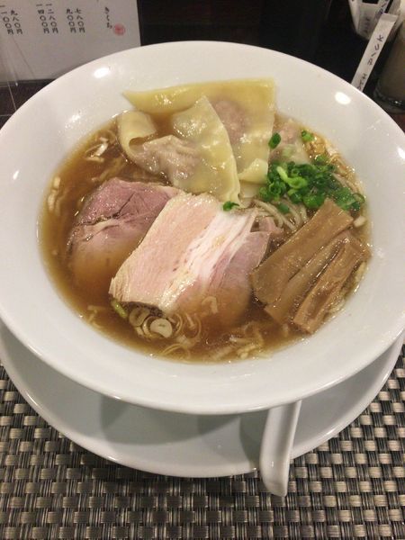 「チャーシューワンタンメン（大盛）￥１３３０」@麺匠 きくちの写真