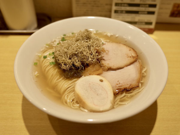 「ラーメン…750円＋がごめ昆布…150円」@函館塩ラーメン 五稜郭の写真
