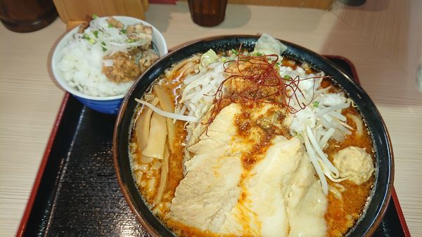 「[限定]ら～麺ZAN～噴火山～(800円)関脇(200円)」@らー麺土俵 鶴嶺峰の写真