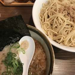 背脂醤油つけ麺、サービス大盛