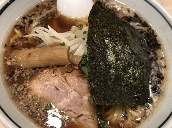 「醤油らーめん、大盛」@らーめん はな火屋の写真