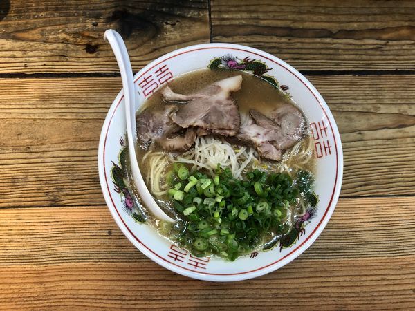「山口下松牛骨」@ナベラボ 池袋〝牛骨ラーメン〟の写真