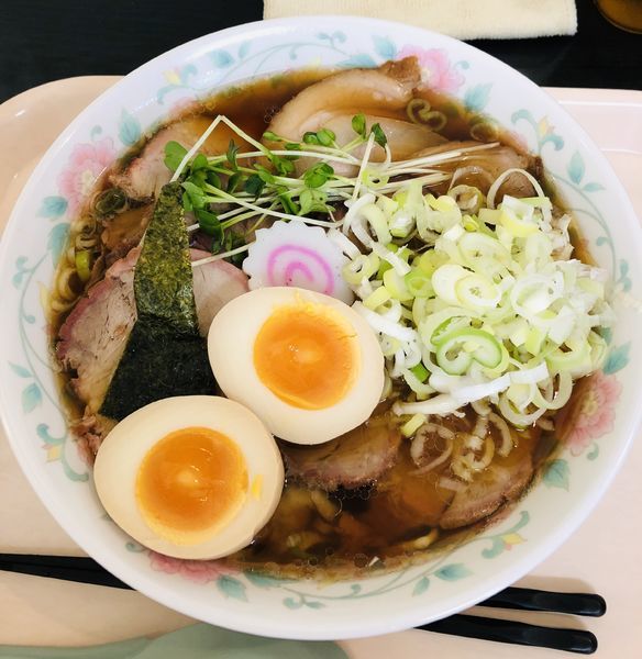 「チャーシューワンタン麺(トッピング 煮玉子)1050円」@らーめん 天空の写真