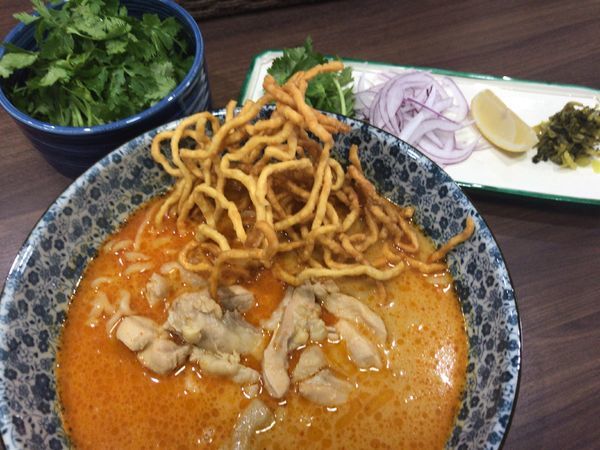 「カオソーイ800円(辛さマシ)+パクチー鬼盛り200円」@Curry ＆ Noodle Thai Gingerの写真