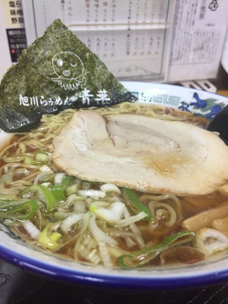 「醤油ラーメン」@旭川らぅめん青葉 本店の写真