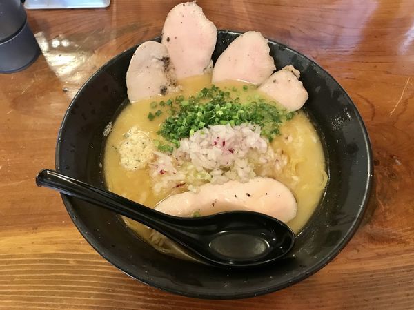 「鶏白湯麺 鶏チャーシュー追加」@鶏香露屋の写真