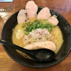 鶏白湯麺 鶏チャーシュー追加