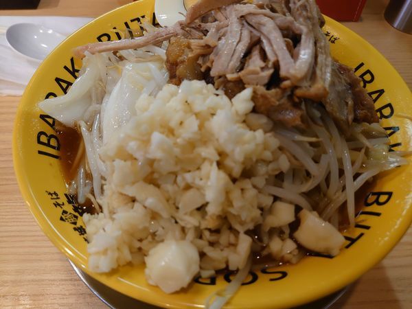 「豚そば ニンニクマシ」@茨城豚そば 特龍 水戸堀町店の写真