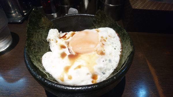 「目玉焼き丼」@らーめん きたくり家 北久里浜店の写真