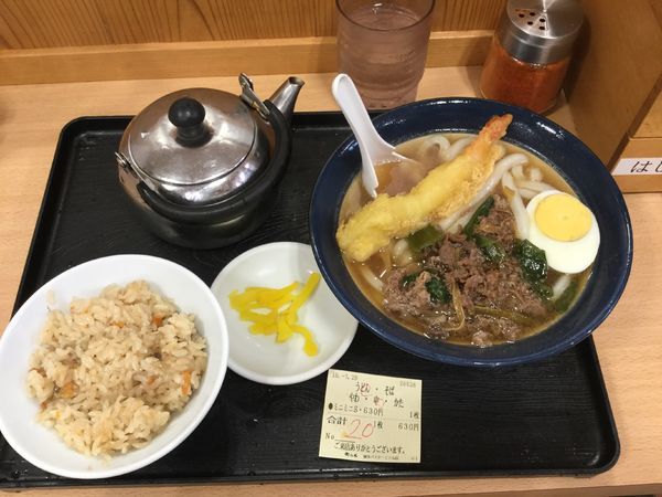 「ミニうどんミニかしわセット(¥630)」@牧のうどん 博多バスターミナル店の写真