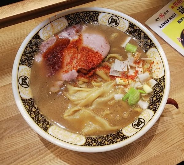 「焼きあごラーメン７９０円」@ラーメン凪 福岡空港店の写真
