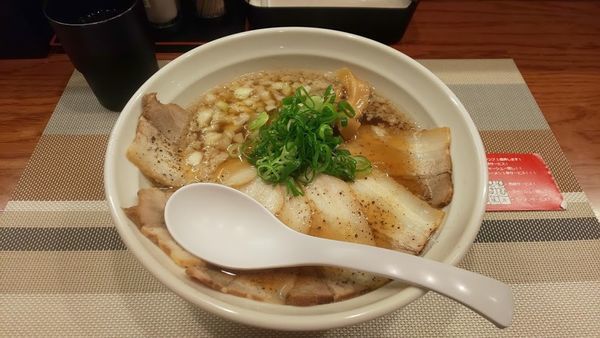 「あっさり醤油ラーメン　肉増し」@麺屋 びびびの写真