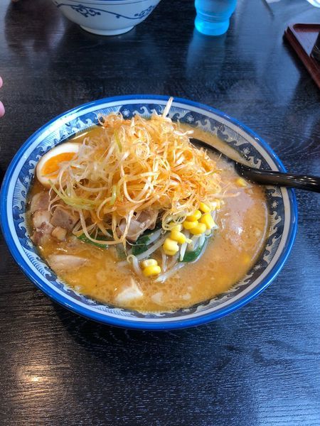 「ネギ味噌ラーメン大盛り ランチで炒飯セット」@れんげ 富士吉田店の写真