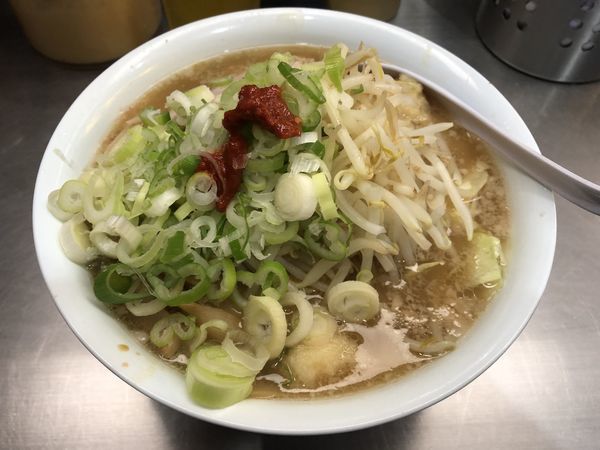 「モヤシラーメン 900円(麺硬・脂少なめ)」@ホープ軒 千駄ヶ谷本店の写真