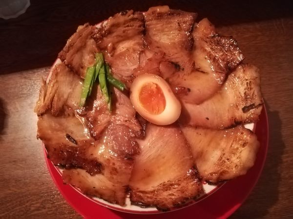 「焼豚ラーメン(普通)＋肉盛り」@焼豚ラーメン 三條の写真
