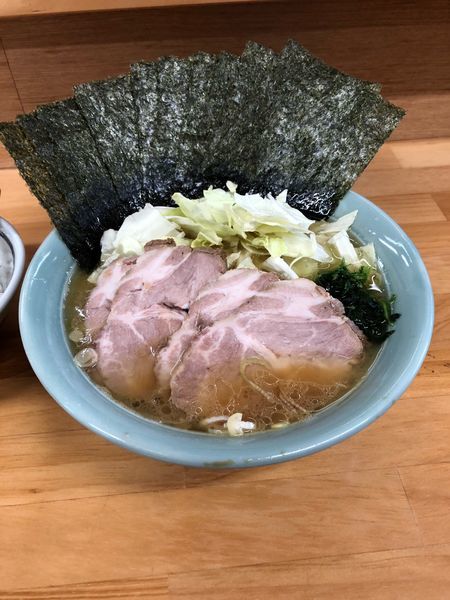 「中盛りチャーシュー 海苔増し  固め 濃いめ 少し多め 小ライス」@捲り家の写真