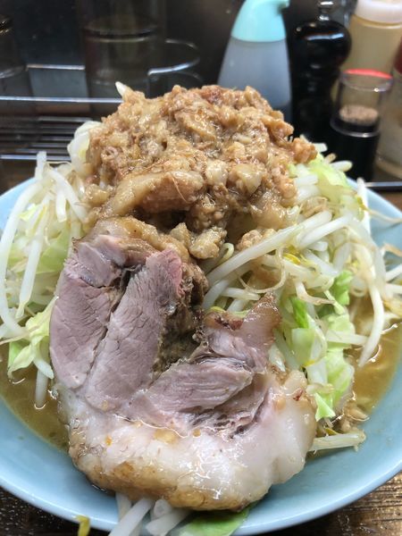 「ラーメン並750円生卵50円ヤサイマシアブラマシマシ」@立川マシマシ OGKB店の写真