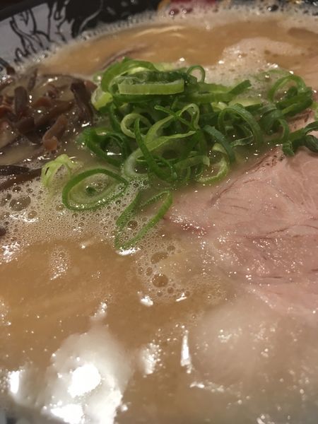 「ラーメン750円+ライス150円」@博多 一幸舎 エキマルシェ大阪店の写真