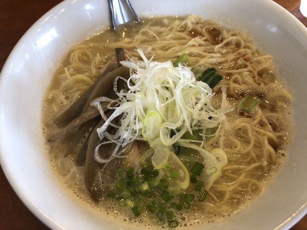 「鶏白湯スープの塩らあめん（大盛）」@なかじゅう亭 高崎上豊岡店の写真