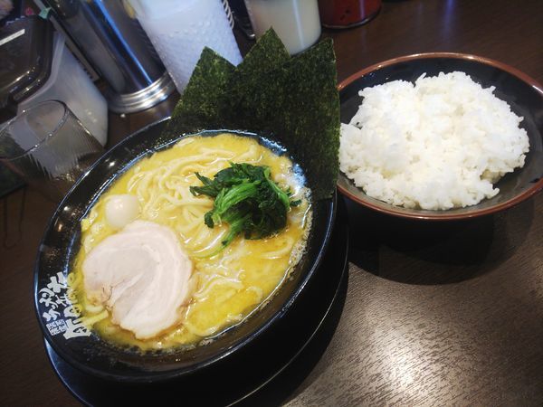 「ラーメン(クーポンライス）」@町田商店 入間店の写真