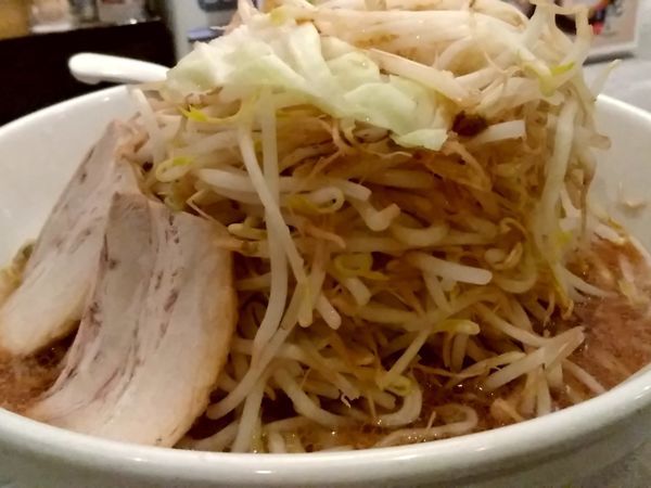 「角ふじラーメン(中盛・野菜マシマシ)790円→500円」@麺処 湊生の写真