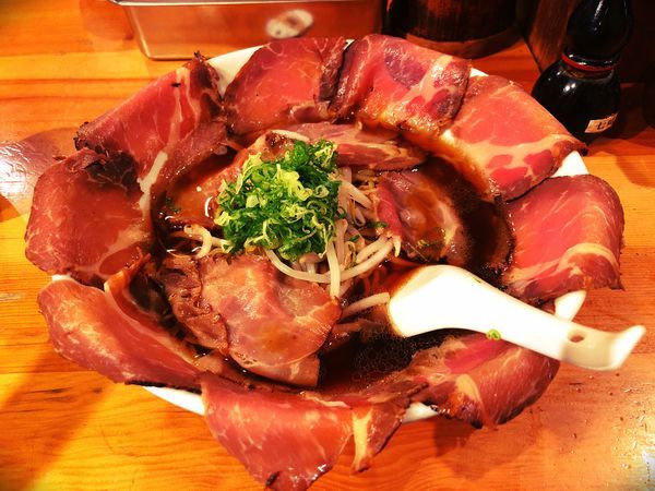 「焼豚満開 横丁そば」@横丁そば 小西湖の写真