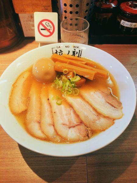 「醤油ラーメン 全部乗せ」@拉ノ刻の写真