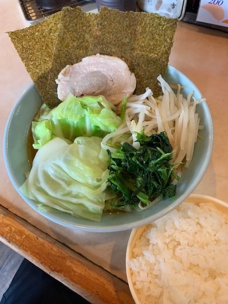 「キャベツラーメン 770円（麺ヤワ・サービスライス付き）」@山藤家の写真