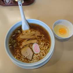 中華麺1.5玉 600円、生卵50円