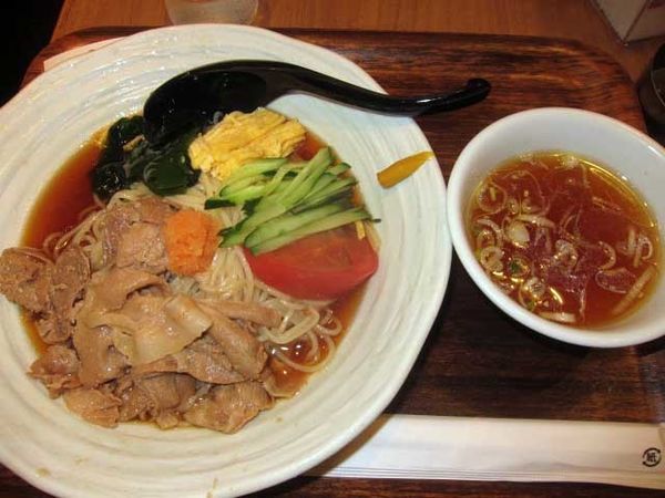 「肉冷し　880円」@麺処直久 新橋店の写真