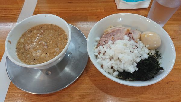 「特製つけそば 1060円 + 玉葱（ラーパス）」@中華そば136の写真