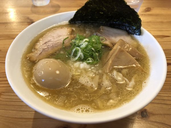 「鯛塩らーめん味玉」@らーめん いつ樹 本店の写真