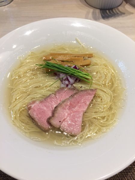 「宍道湖しじみ中華蕎麦(塩)800円➕大盛100円」@宍道湖しじみ中華蕎麦 琥珀 東京本店の写真